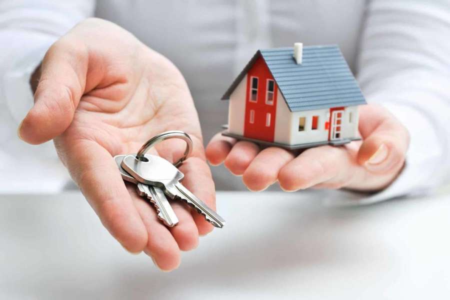 sell as a private or with an agency