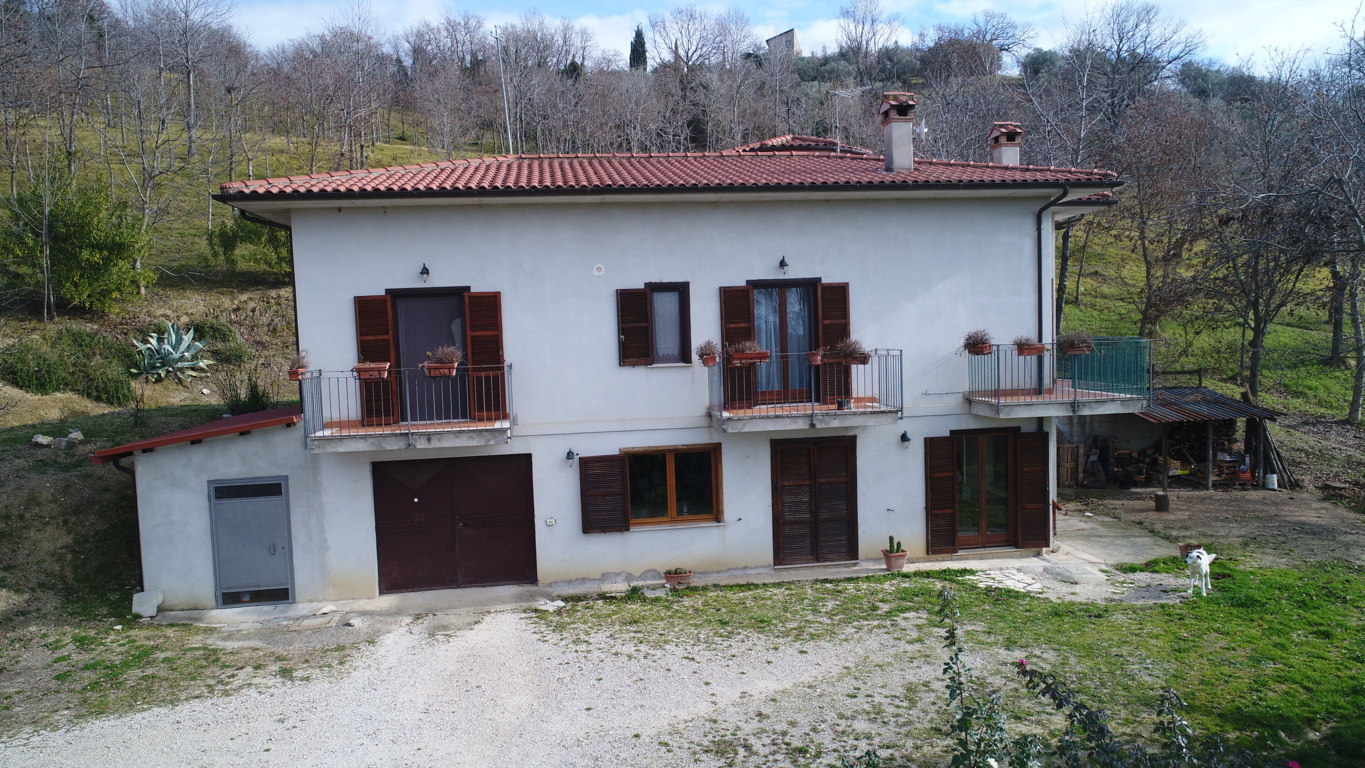 MONTOPOLI DI SABINA VILLA CON TERRENO (12) MONTOPOLI DI SABINA VILLA CON TERRENO